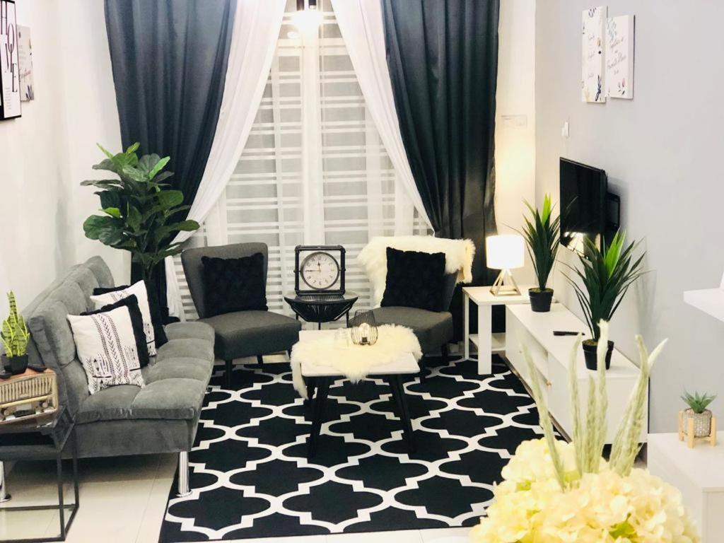 Villa Pool Kepala Batas Kampong Hilir  Kültér fotó