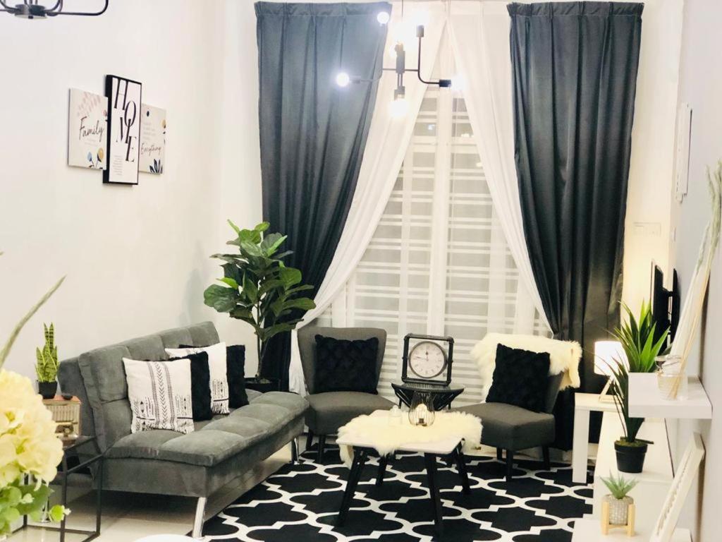 Villa Pool Kepala Batas Kampong Hilir  Kültér fotó