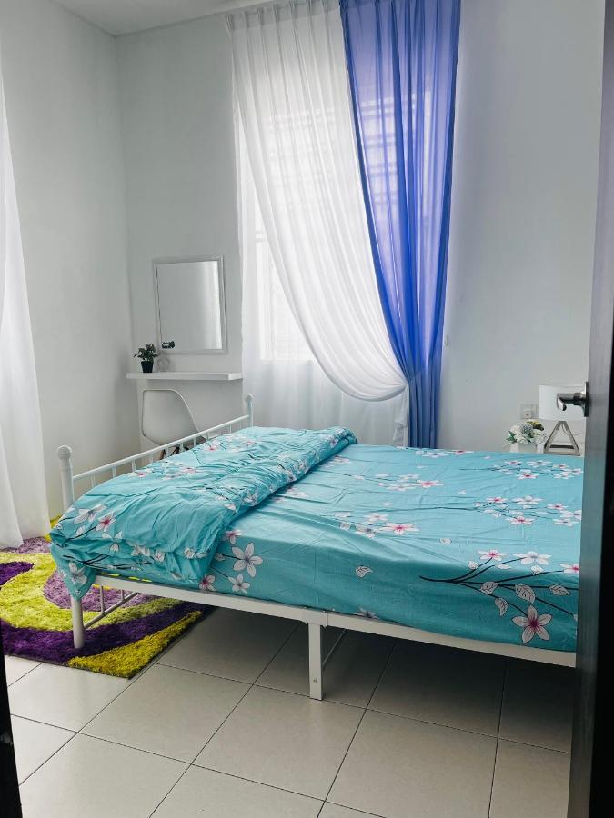 Villa Pool Kepala Batas Kampong Hilir  Kültér fotó