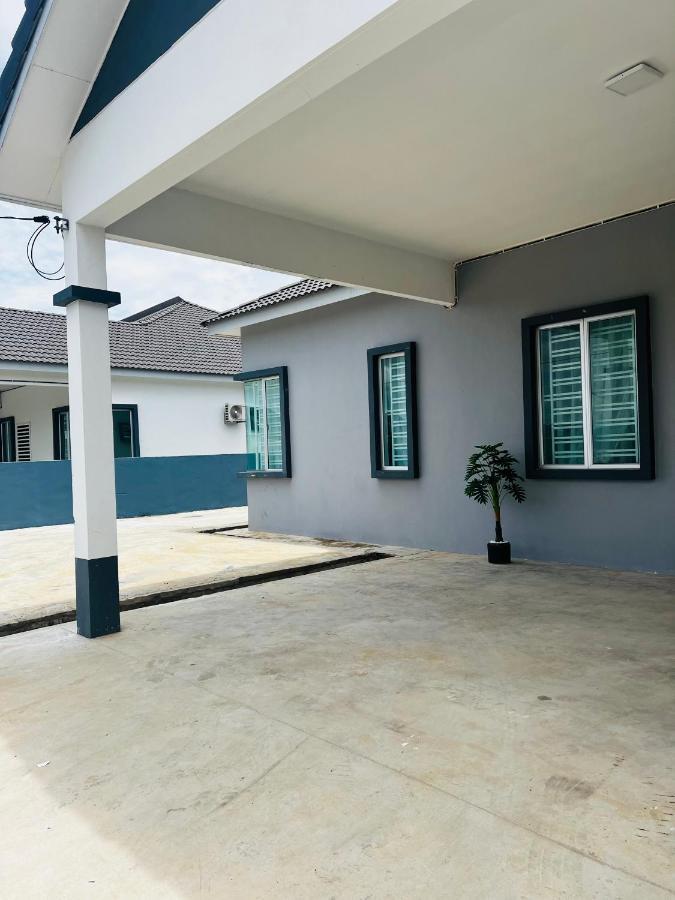 Villa Pool Kepala Batas Kampong Hilir  Kültér fotó