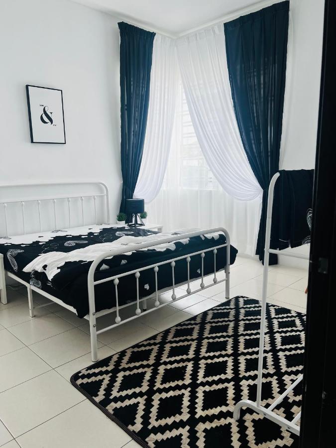 Villa Pool Kepala Batas Kampong Hilir  Kültér fotó