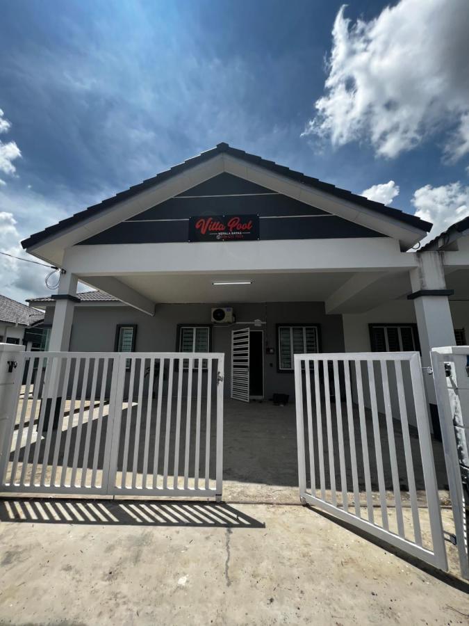 Villa Pool Kepala Batas Kampong Hilir  Kültér fotó